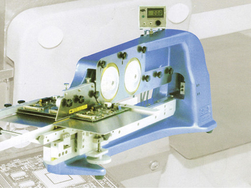 淮龍護(hù)墻板生產(chǎn)流水線